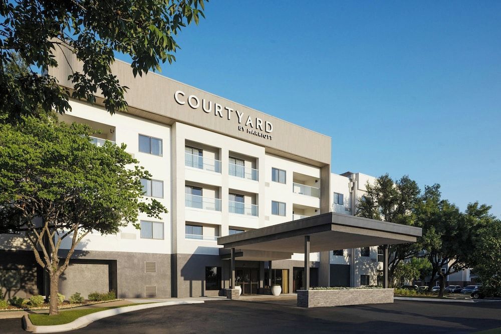 Courtyard Austin South 1