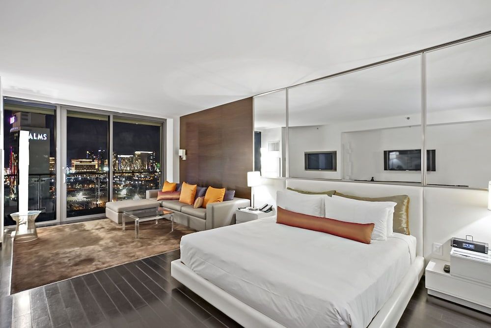 StripViewSuites at Palms Place 2