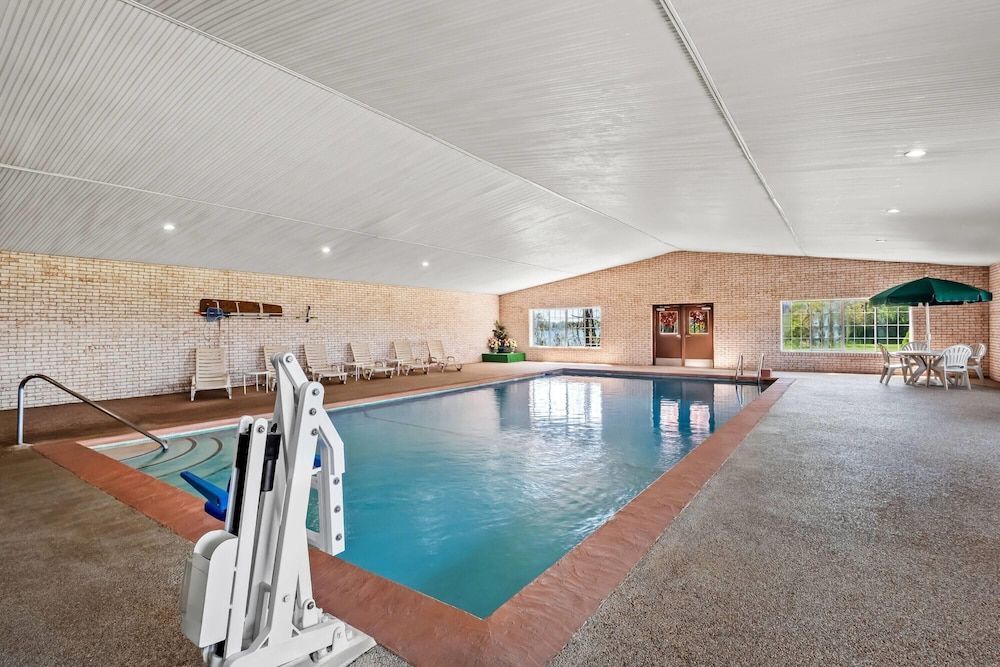 Days Inn by Wyndham Whitmore Lake Near Ann Arbor And Brighton 1
