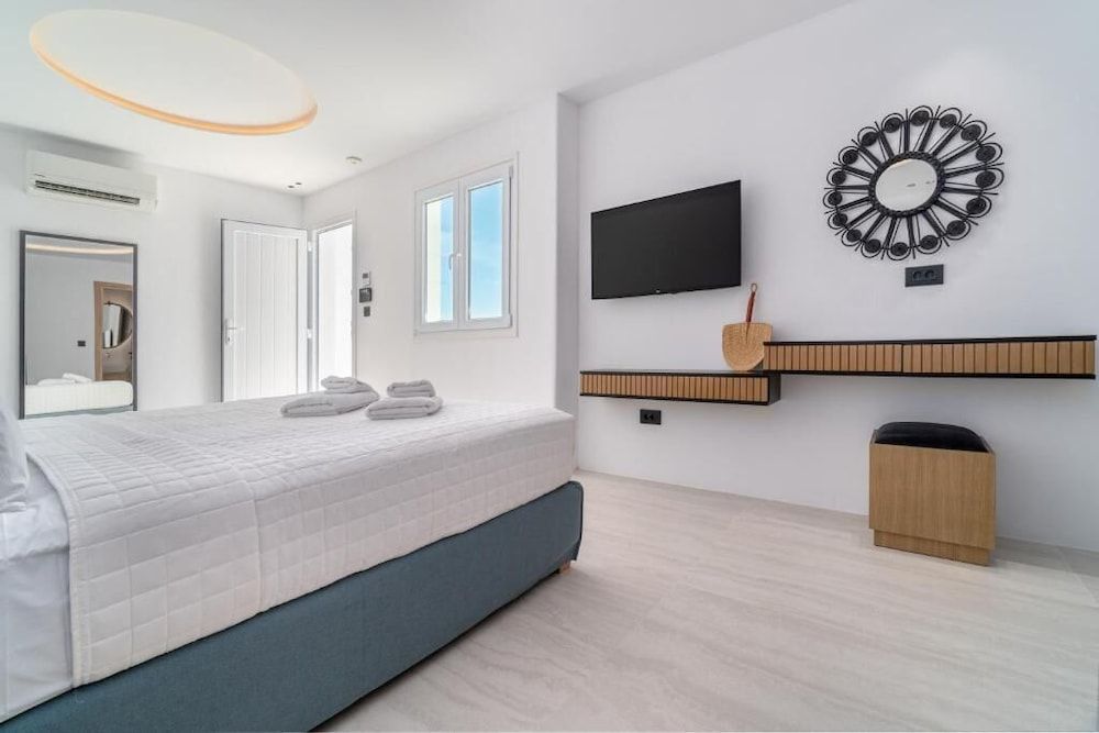 Le Ciel Suites & Villas 1