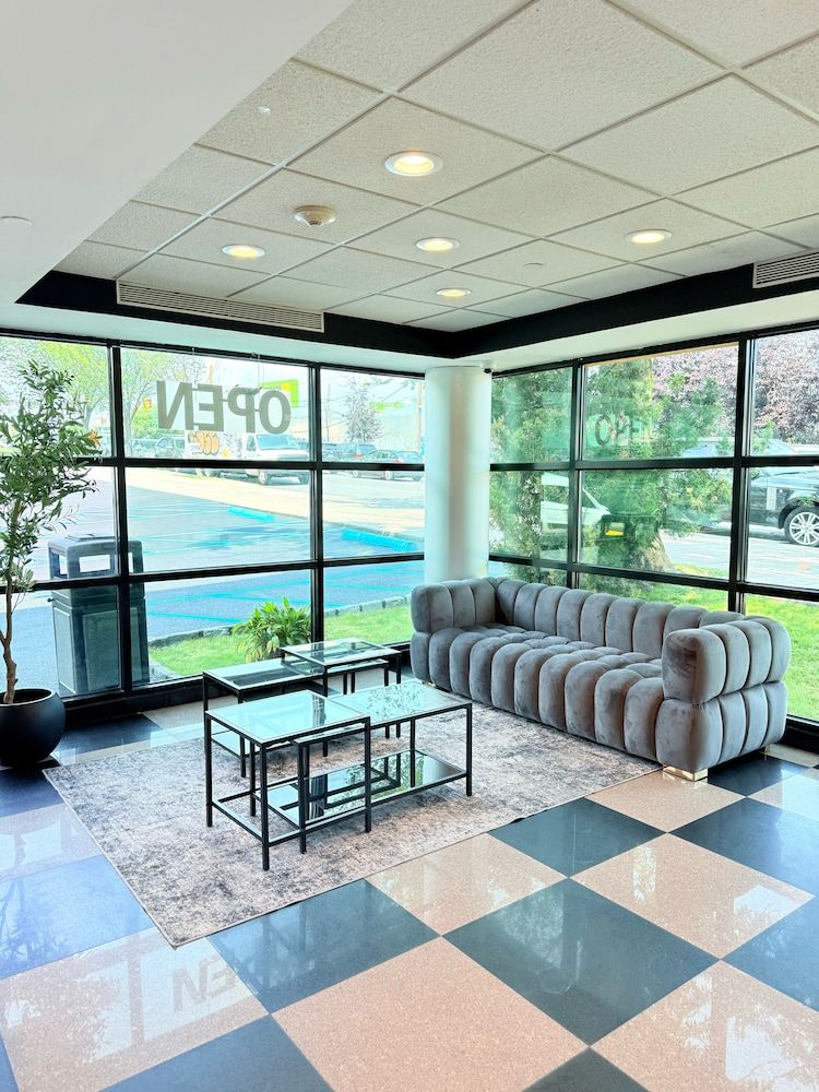 Nova Hotel Bronx 1