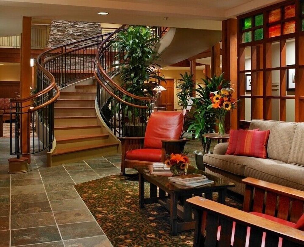 Avila Village Inn 2