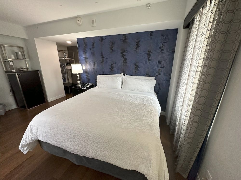 Holiday Inn Express DALLAS DOWNTOWN by IHG 1