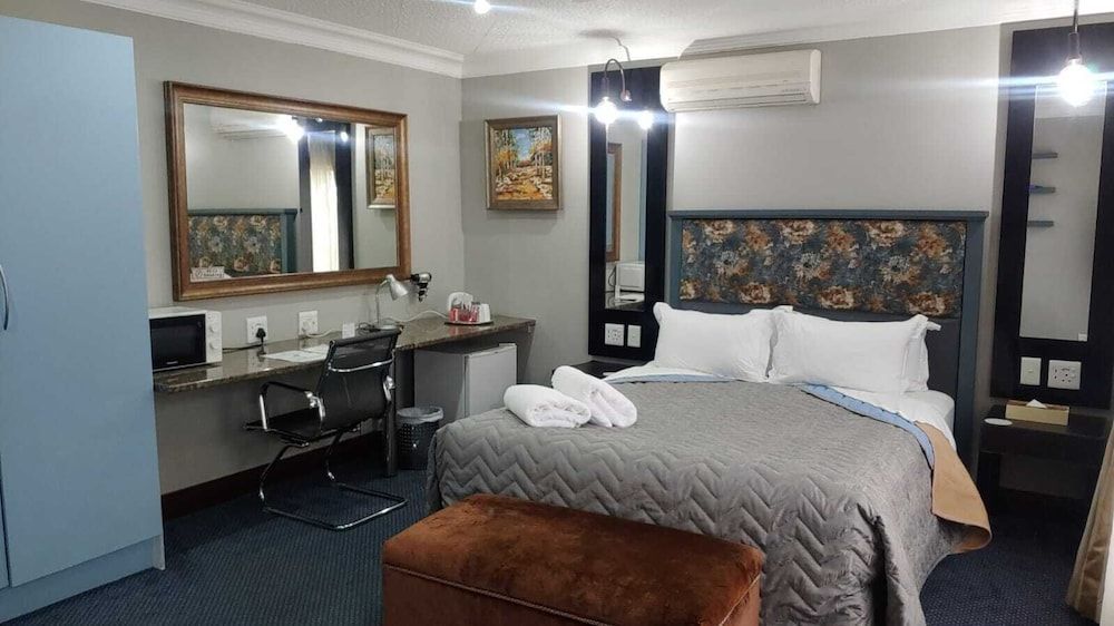 Constantia Manor Guest House 1
