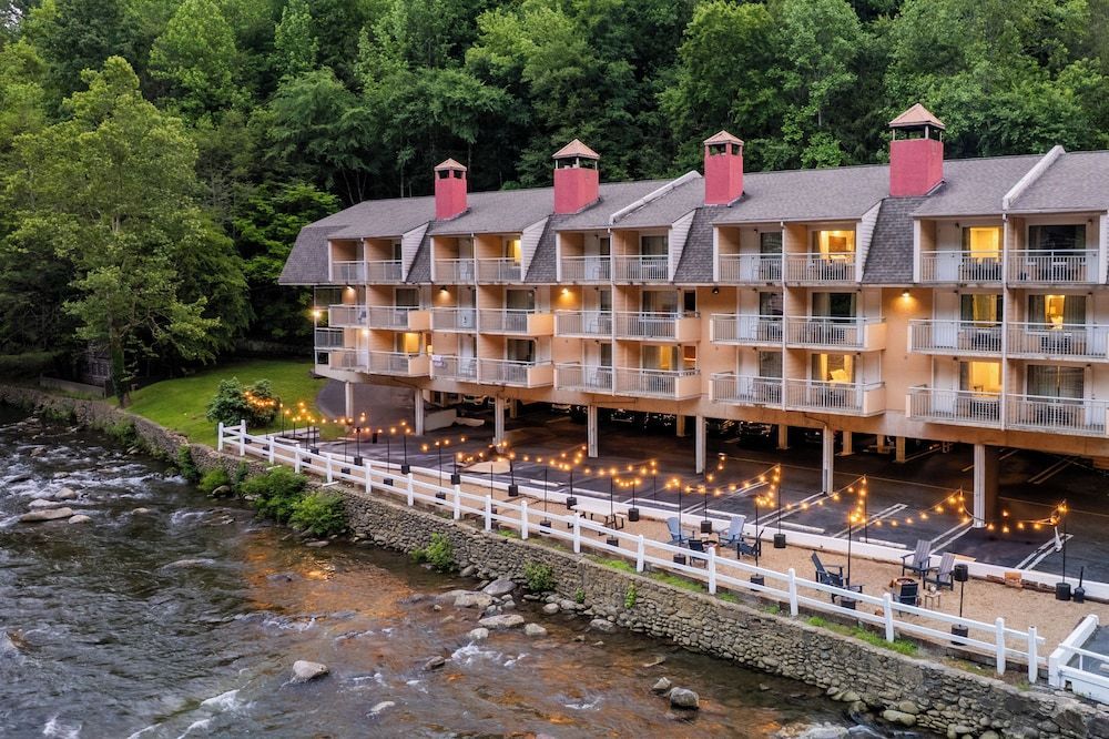 Gatlinburg River Inn 1