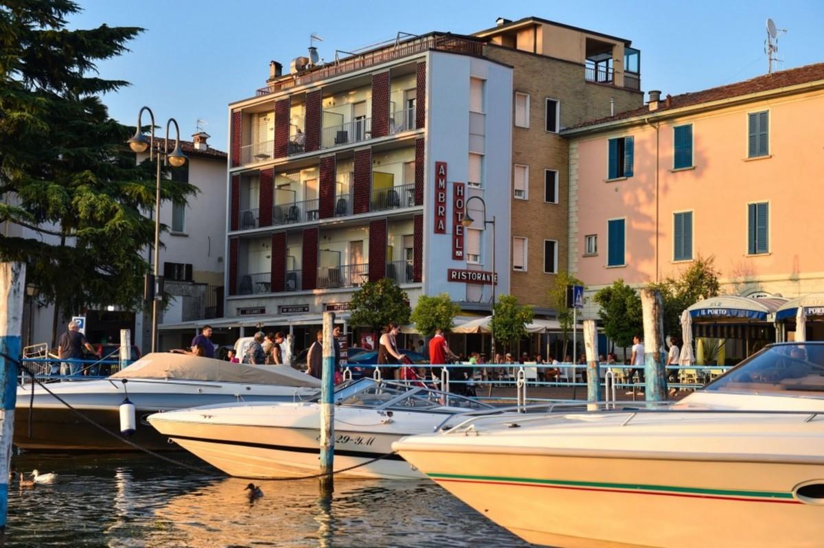 AMBRA HOTEL - The only 3 star central lakeside hotel in Iseo 1