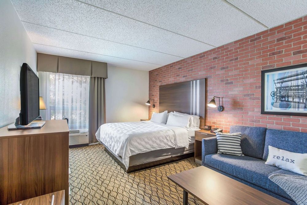 Burrstone Inn, an Ascend Collection Hotel 1