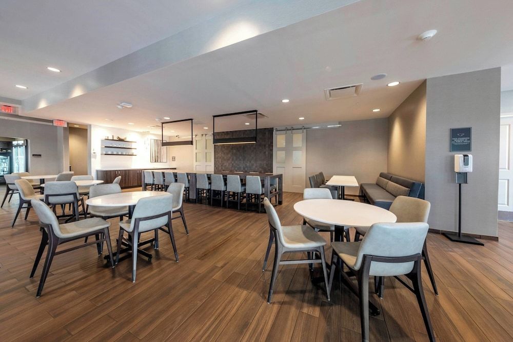 Residence Inn by Marriott Richmond at the Notch 2