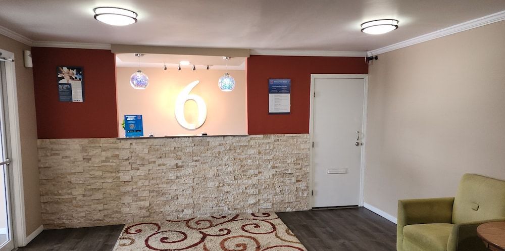 Motel 6 Concordia 1