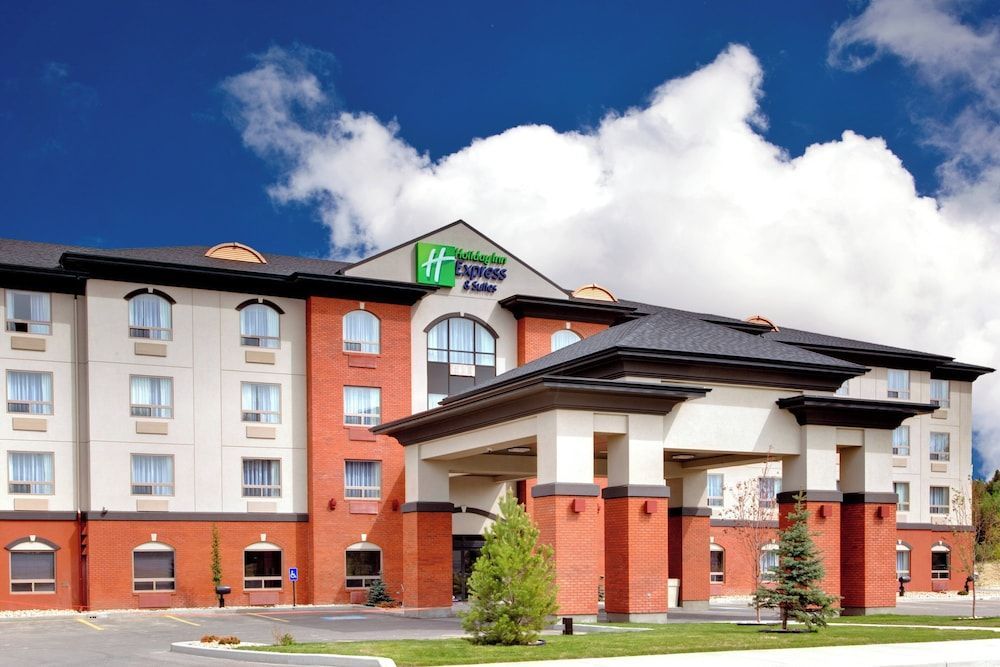 Holiday Inn Express & Suites WHITECOURT SOUTHEAST by IHG 1