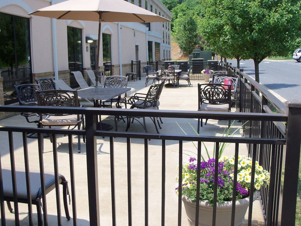 Holiday Inn Express & Suites WINCHESTER by IHG 1