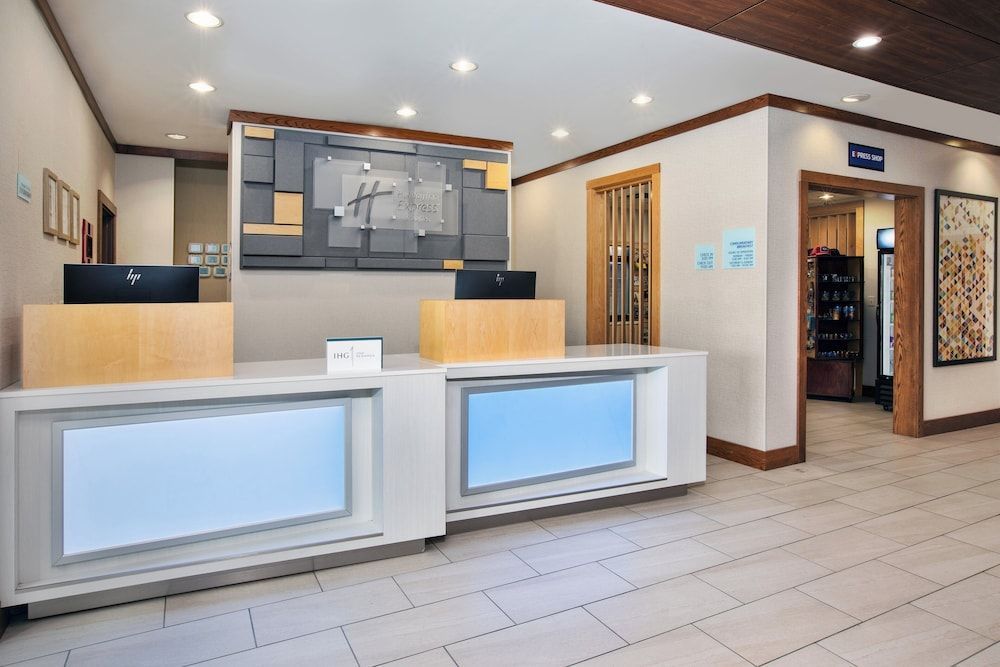 Holiday Inn Express & Suites BUFFALO by IHG 1