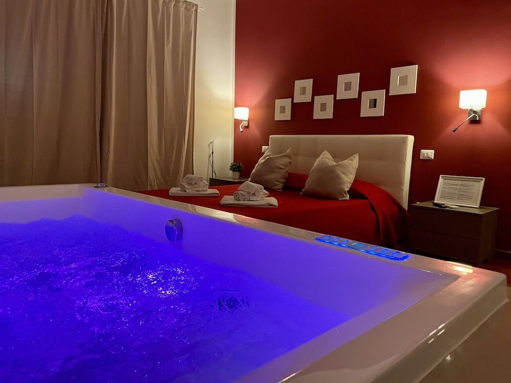 Le Coq Suites 1