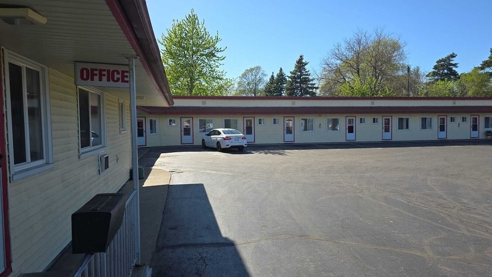 Paul's Motel 1