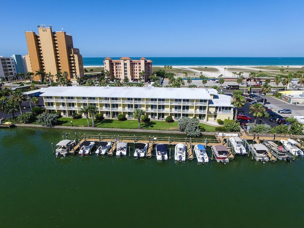Treasure Island Hotel and Marina 1