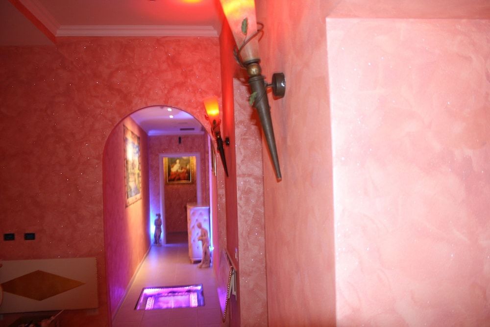 Pope's Suites 2