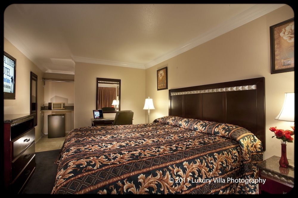 Crystal Lodge Motel 1