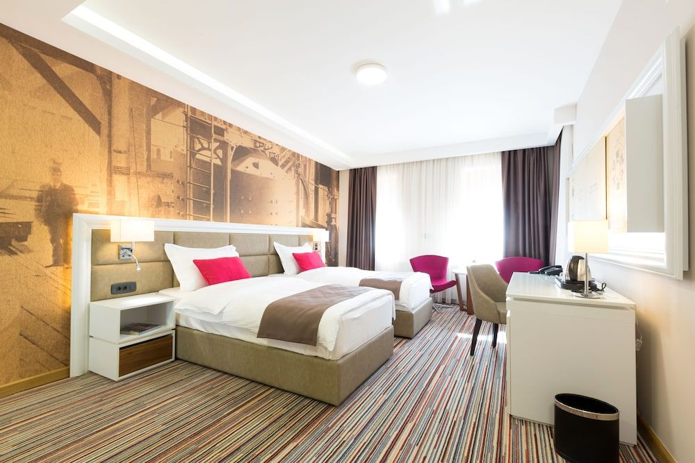 Hotel TESLA - Smart Stay Garni 1