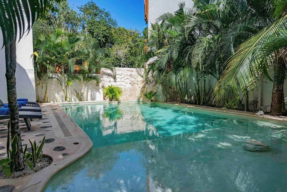 Niik Tulum 1