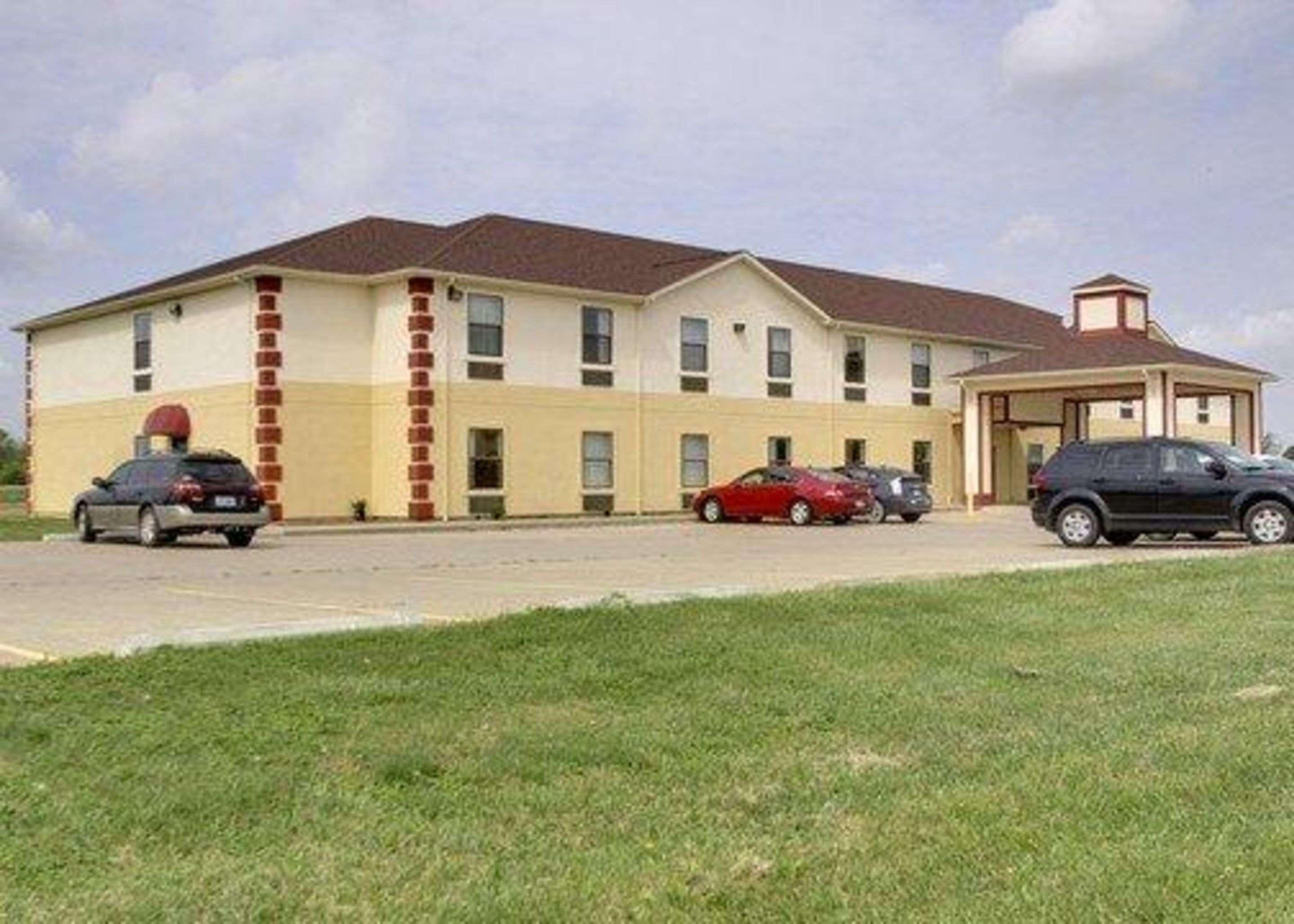 Quality Inn Harrisburg 1