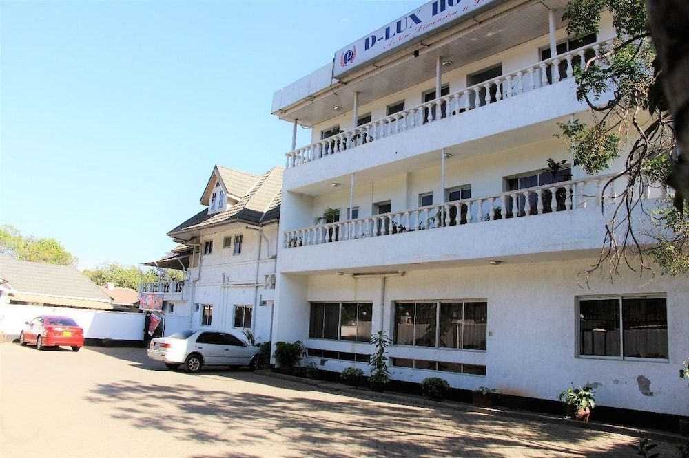 Dlux Hotel 1