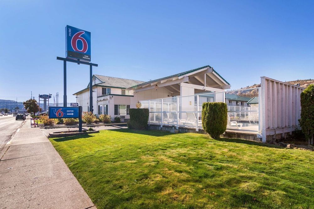 Motel 6-The Dalles, OR 1