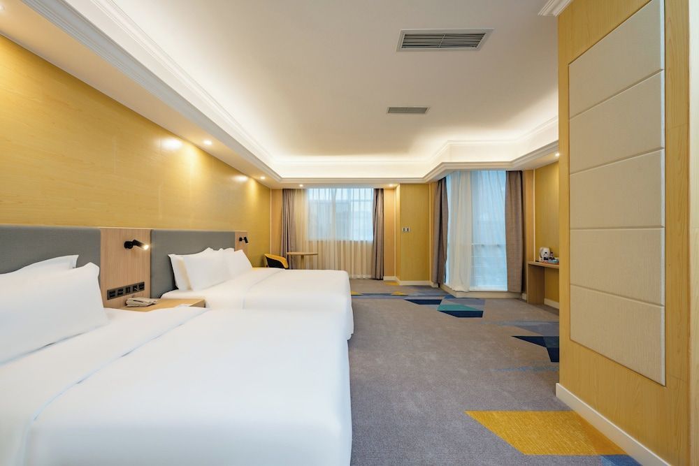 Holiday Inn Express Chengdu Tianfu Square by IHG 2