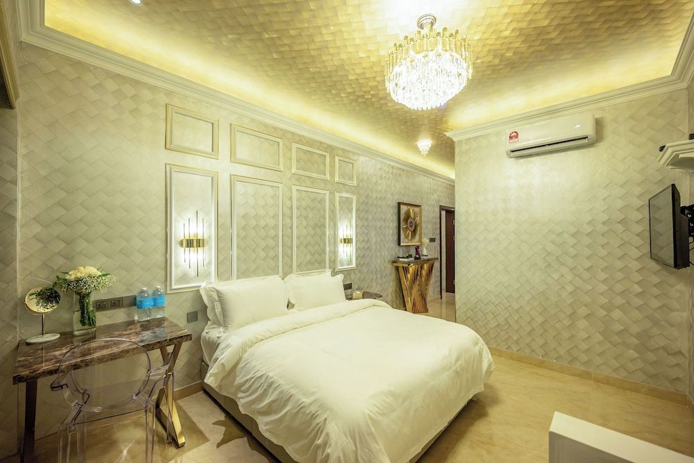 Ritz Residence - A Member of The Luxury Hotel Group 1
