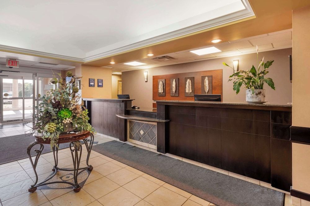 Best Western Rocky Mountain House Inn & Suites 2
