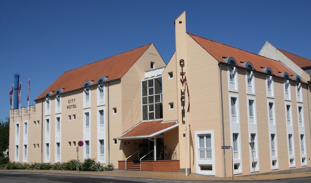 City Hotel Apartments 1