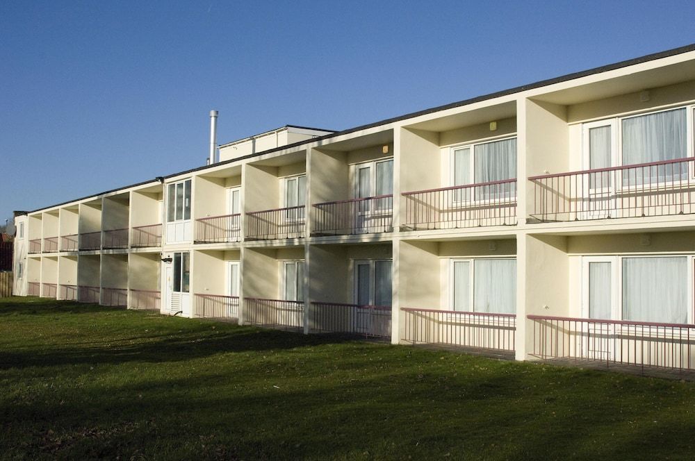 Premier Inn Bristol - Alveston 1