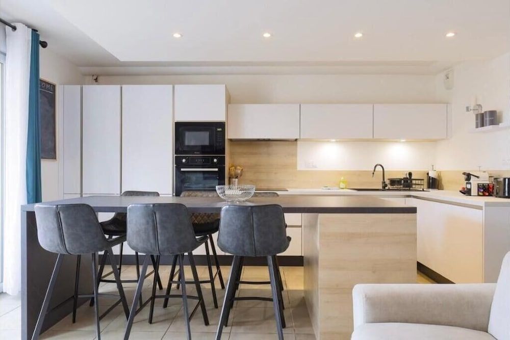 Q&R Renting - Suites Design Luxueuses 1