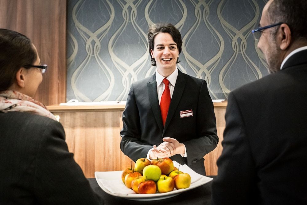 Best Western Plus Royal Suites 2
