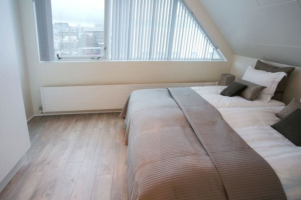 Penthouse Downtown with Free Parking 2