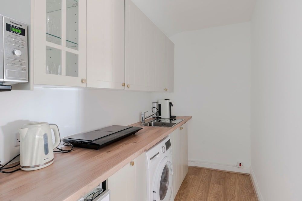 Quiet Mews 1-Bed - Fitzrovia - Sleeps 4 2
