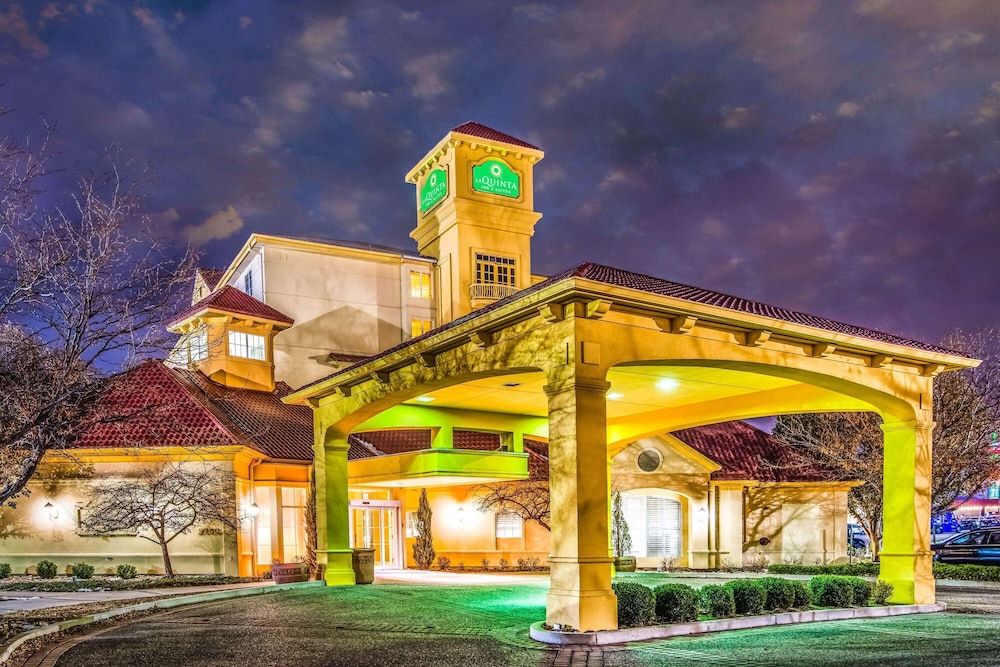 La Quinta Inn & Suites by Wyndham Colorado Springs South AP 1