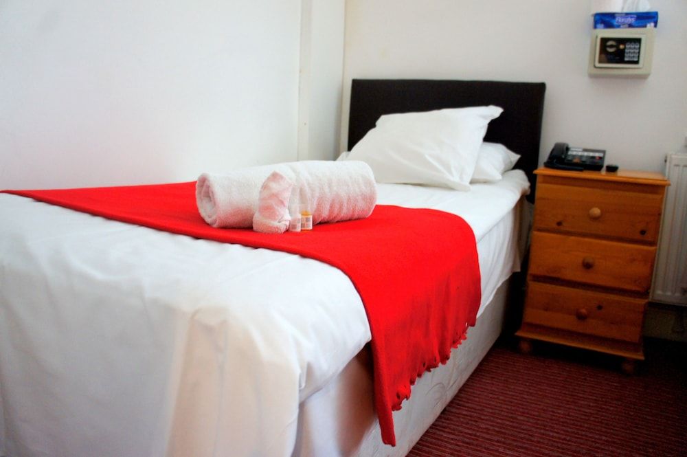 Plaza London Hotel 2