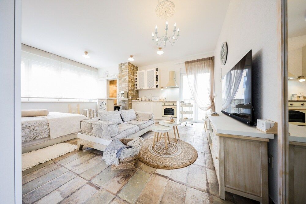Ika Boutique Luxury Apartments 2