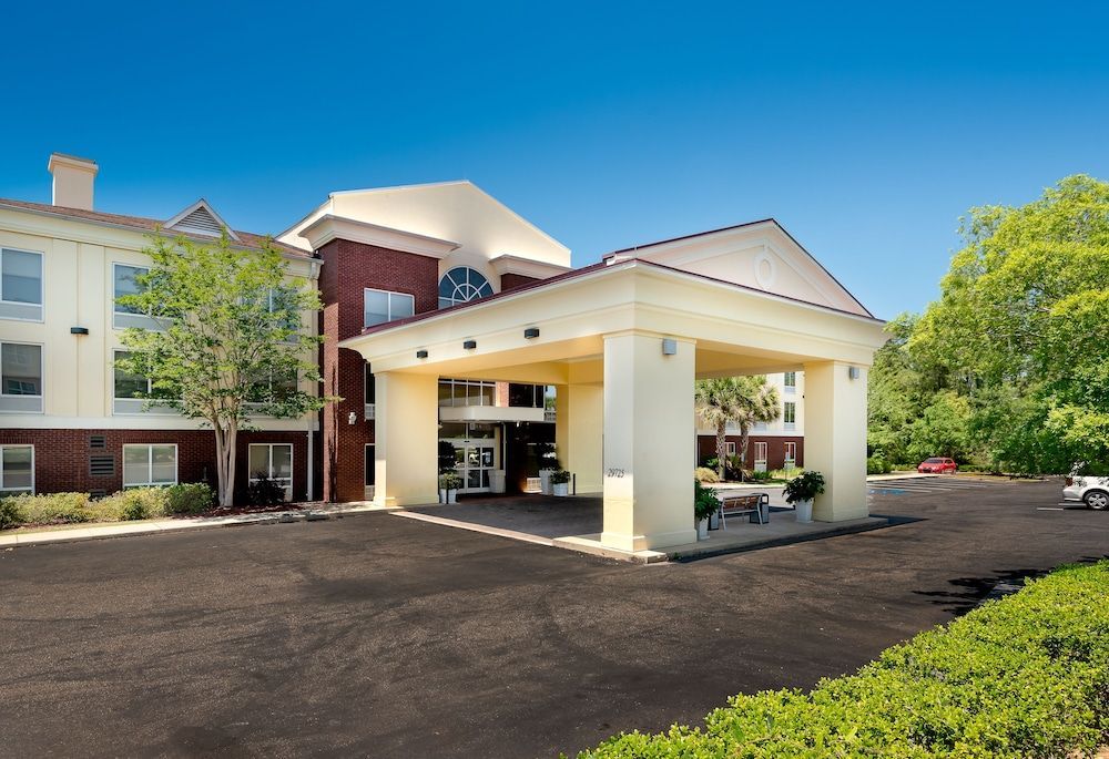 Holiday Inn Express & Suites DAPHNE-SPANISH FORT AREA by IHG 1