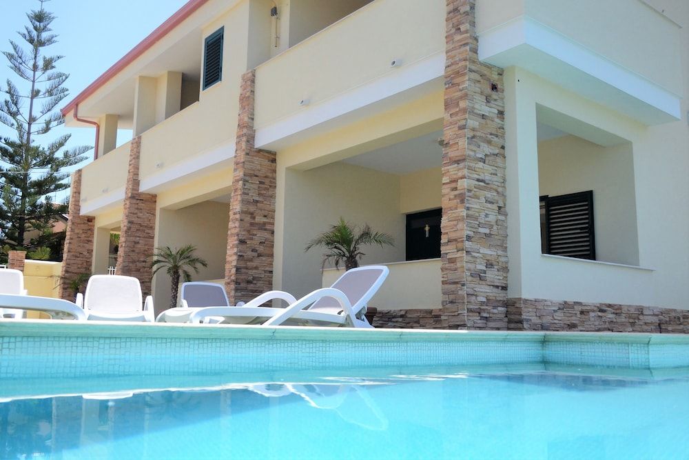 Villa Paglianiti - Your FAMILY Residence! 1