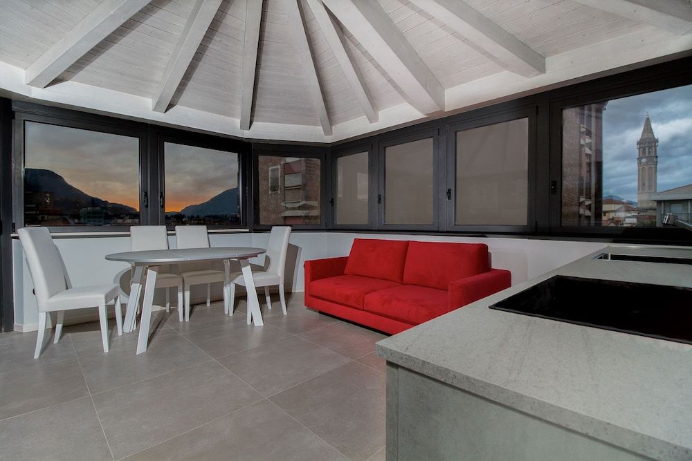 Lake Como Apartments 1