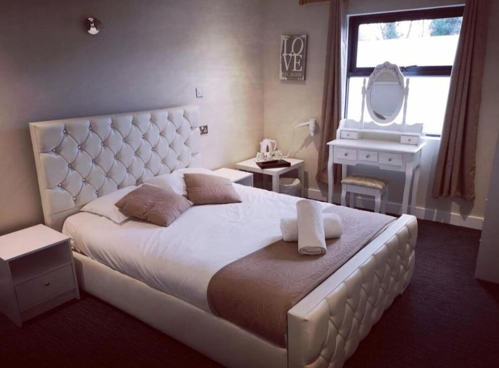 The R Inn Hotel 1