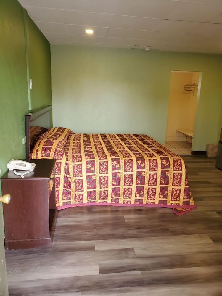 Trailway Motel 2