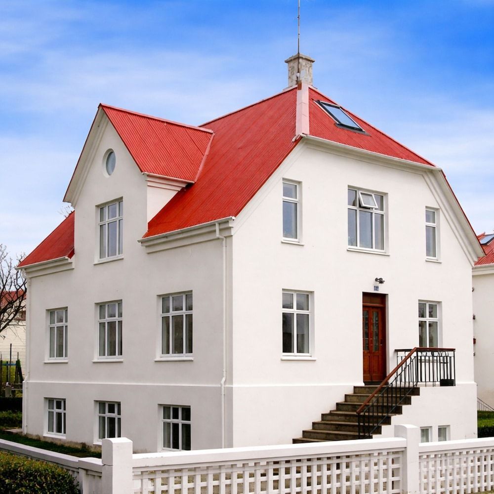 Refurinn Reykjavik Guesthouse 1