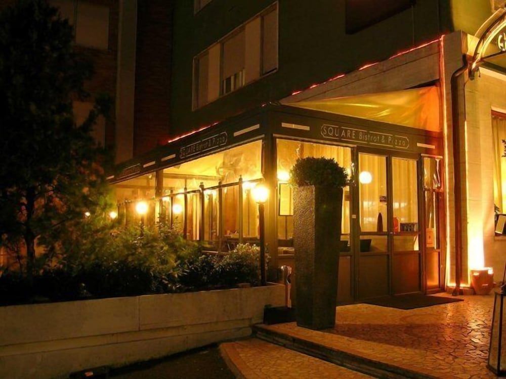 Grand Hotel Boston 1