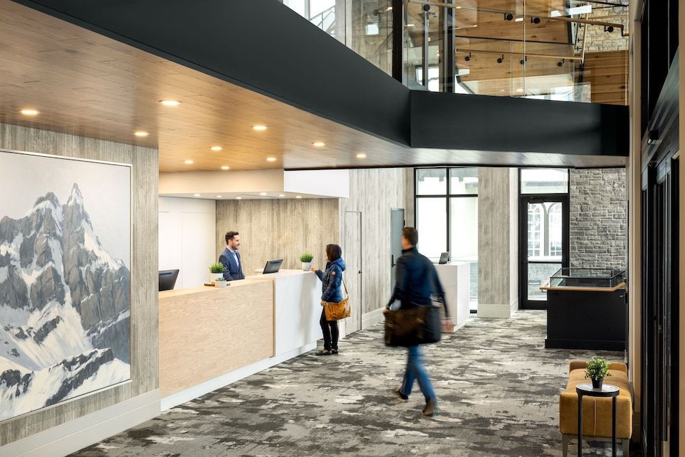 Peaks Hotel and Suites 2
