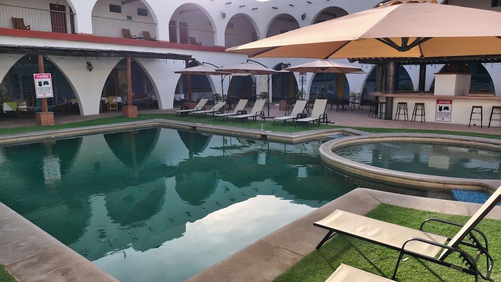 Hotel Hacienda Bugambilias La Paz 1