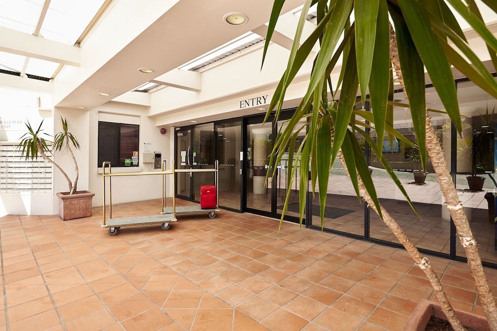 West End Central Apartments 2