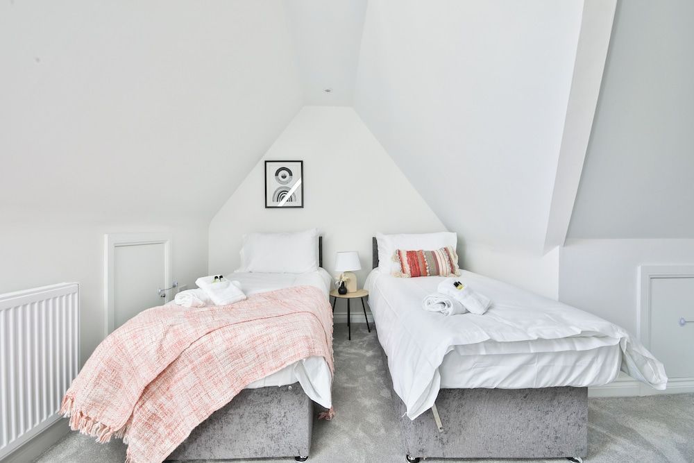 Spacious Apartments with Private Parking 2