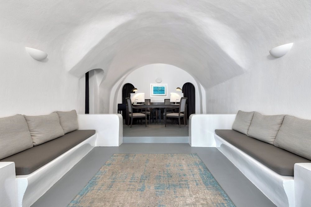Grand Ambassador Santorini Hotel 2